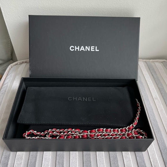 CHANEL Caviar Classic Wallet on Chain WOC Red - Picture 2 of 5